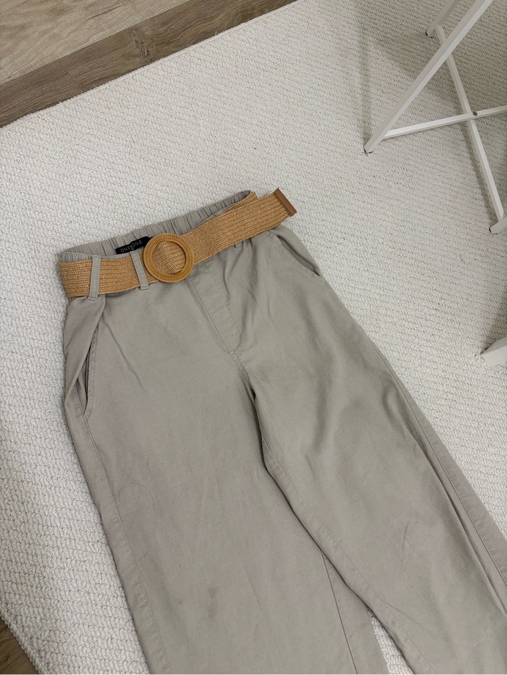 Men's Casual High-Waist Chino Pants in Light Gray with Tan Belt